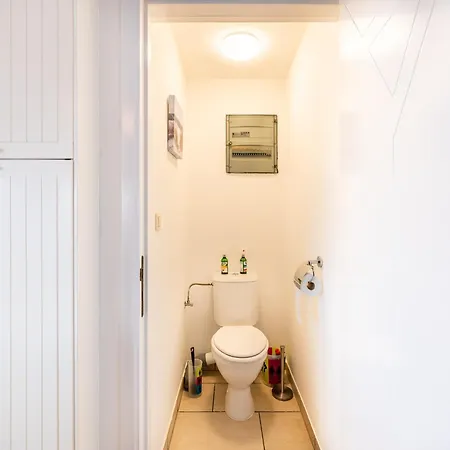 Beautifully Renovated With Location, Cleaning Included *