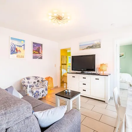 Beautifully Renovated With Location, Cleaning Included Apartment Koksijde