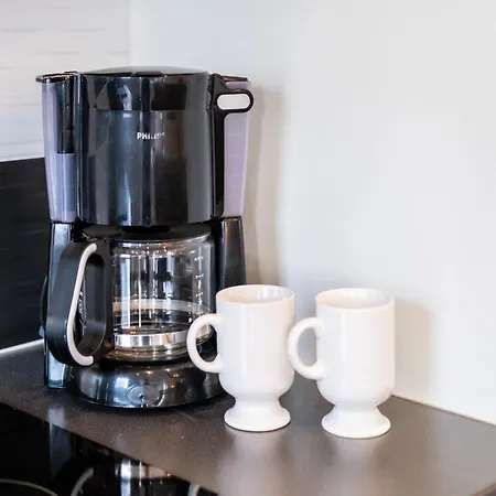 Beautifully Renovated With Location, Cleaning Included Apartment