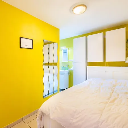 Beautifully Renovated With Location, Cleaning Included Apartment Koksijde